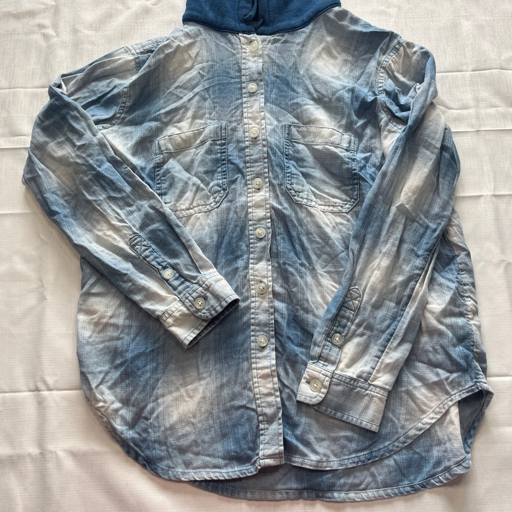 American Eagle Outfitters Light Blue Casual Button Down Shirt with Hood